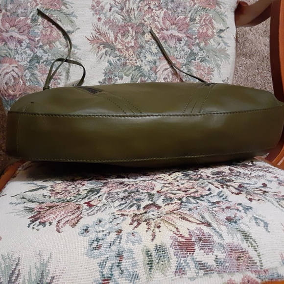 Vince Camuto Grady Hobo Style Leather Bag & Dust Bag - Picture 6 of 11